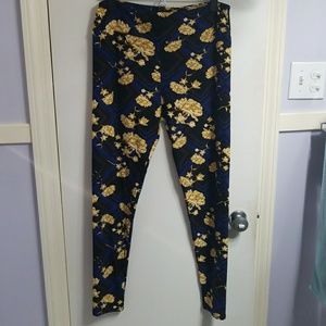 Bnwt. TC LuLaRoe leggings.
